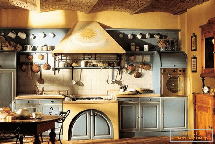 Kuhinja v rustikalnem slogu je sanje vsake ljubice.