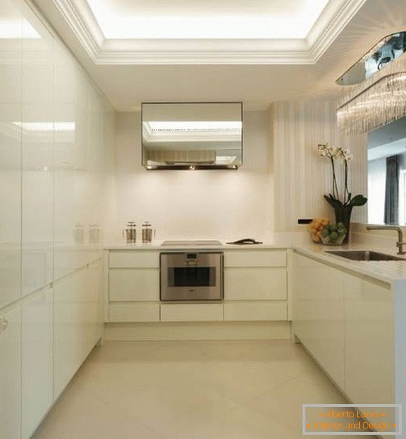 LED razsvetljava stropa v kuhinji