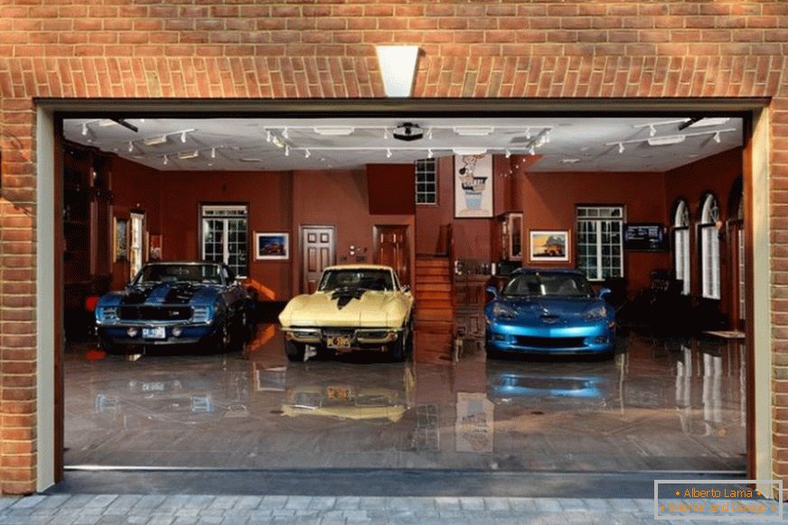 Elegantna notranjost garaže