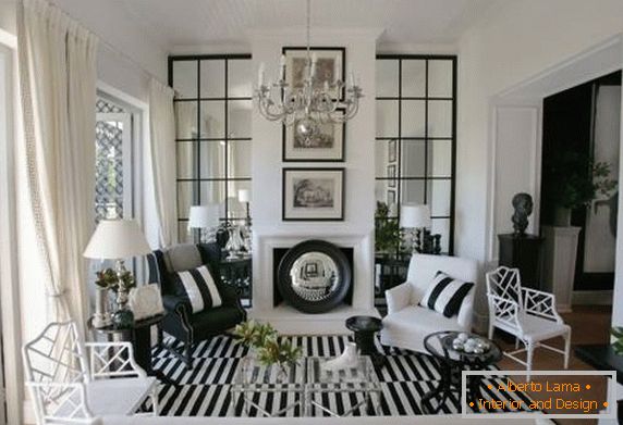 Črno-bela in črtasta oblika dnevne sobe