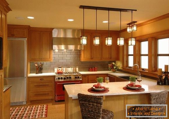 Stropna in svetilka za kuhinjo z raztegljivim stropom