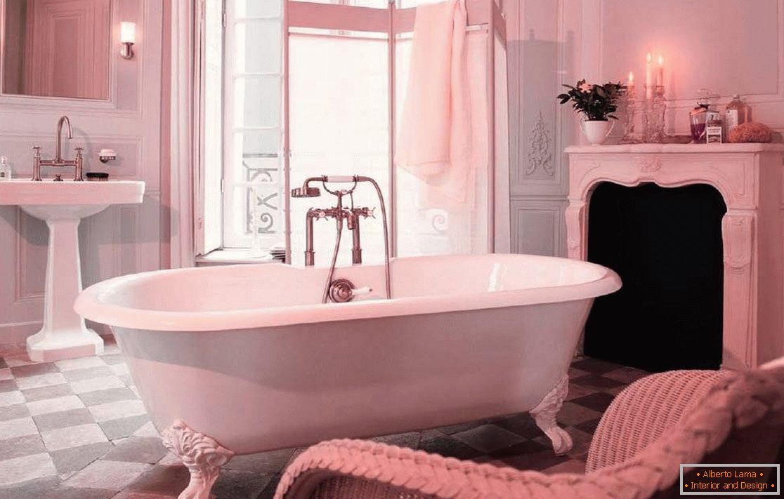 Luksuzna kopalnica v roza odtenkih