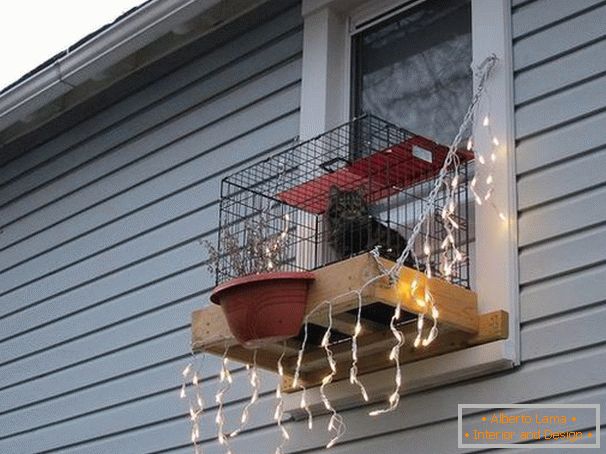 Aviary za mačko na okensko polico