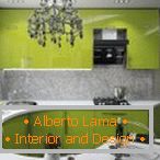 Svetlo zeleno pohištvo v kuhinji