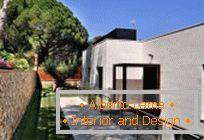 Moderna arhitektura: elegantna zasebna hiša na sredozemski obali v Španiji