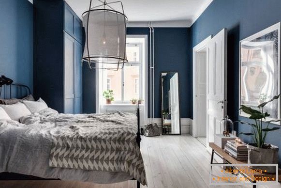 Fotografije spalnice v sodobnem slogu in modre barve
