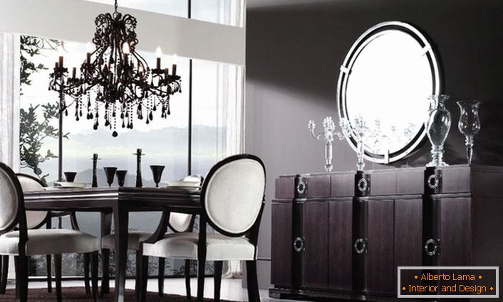 V oblikovanju jedilnice se v večji meri uporabljajo temnejši toni rjave barve. Stil art deco z izrazitim kontrastom je luksuzen in eleganten. 