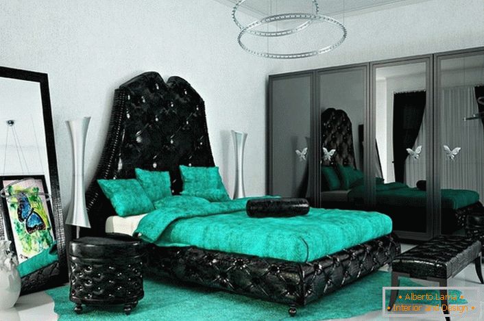 Svetle, privlačne barve za art deco slog. Smaragdna barva harmonično ujema s črno. Idealna spalnica za ustvarjalno osebo.