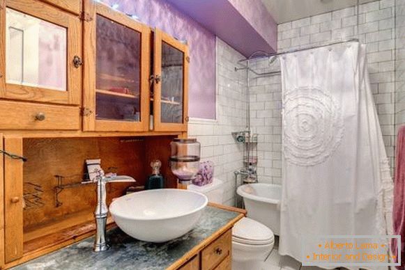 Leseni bife - fotografija v sodobni kopalnici
