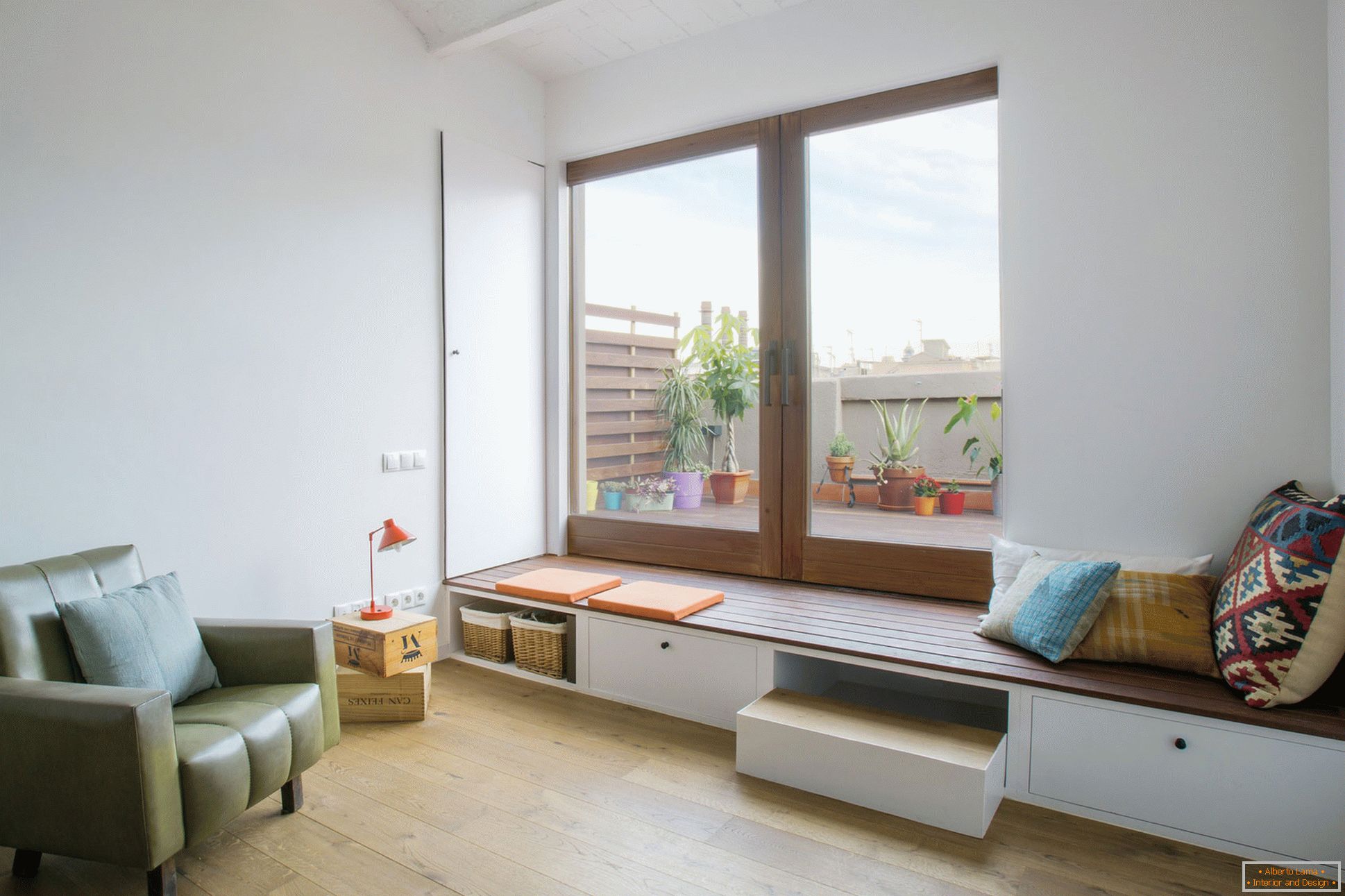 Notranjost majhnega stanovanja v Barceloni
