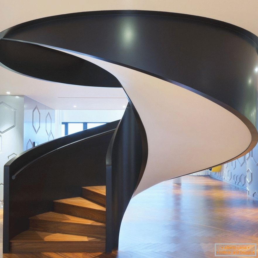 Spiralno stopnišče v elegantnem apartmaju v Pekingu