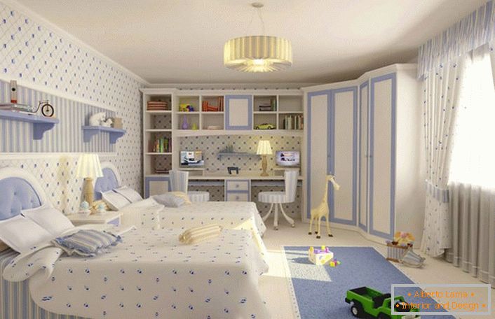 Nevtralne barve, na primer mehke modre in bele, so idealne za dekoriranje otroške sobe, kjer brat in sestra živita. 
