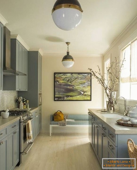 Siva modra kuhinja na notranji fotografiji