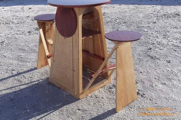 Modularna zložljiva miza s sedeži