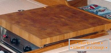 Lesena miza na štedilniku