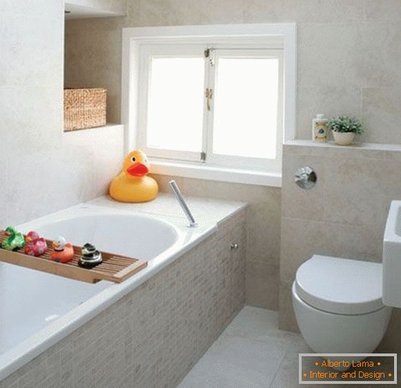 Dekoraterstvo z elegantno majhno kopalnico