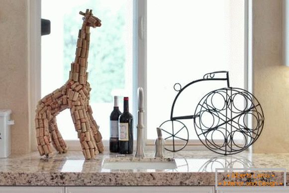 Žirafa iz vinskih tabornikov