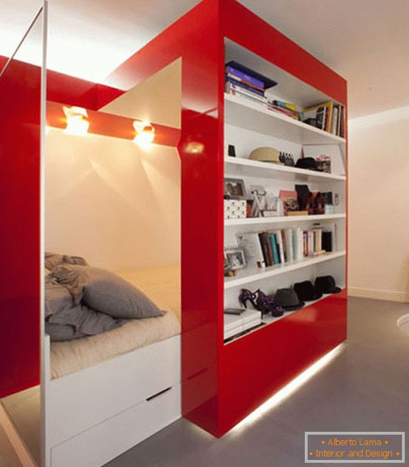 Načrtujte apartmaje v bele, rdeče in sive barve