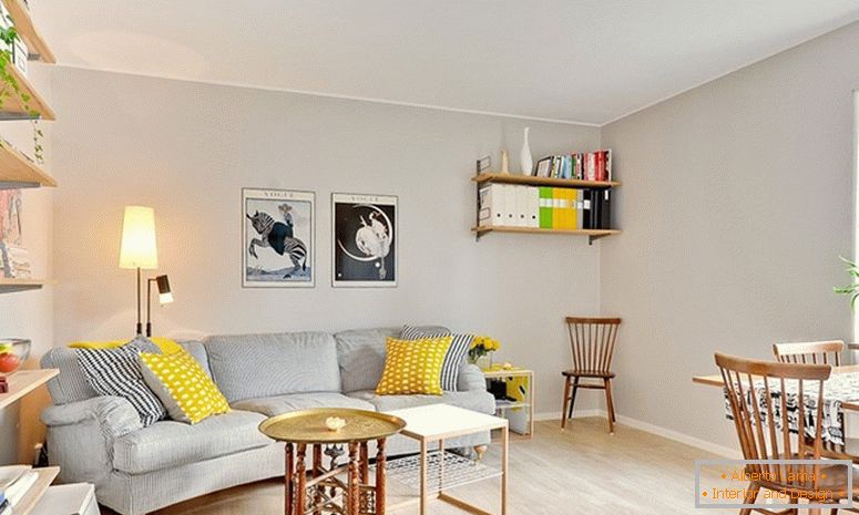 Dnevna soba majhnega stanovanja na Švedskem