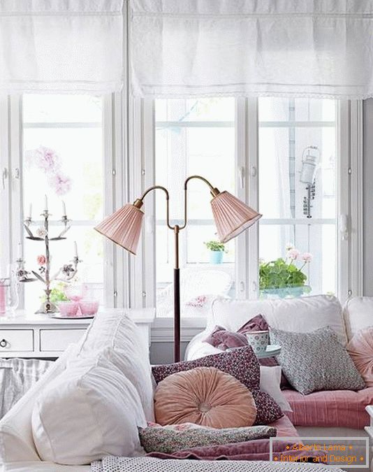Romantična pastela v oblikovanju dnevne sobe