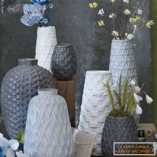 Vaze iz teksturirane keramike