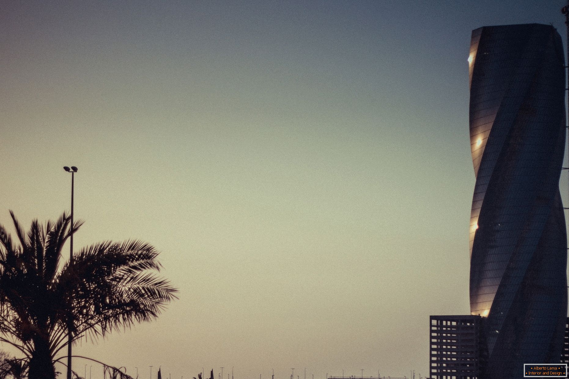 United Tower v Bahrajnu