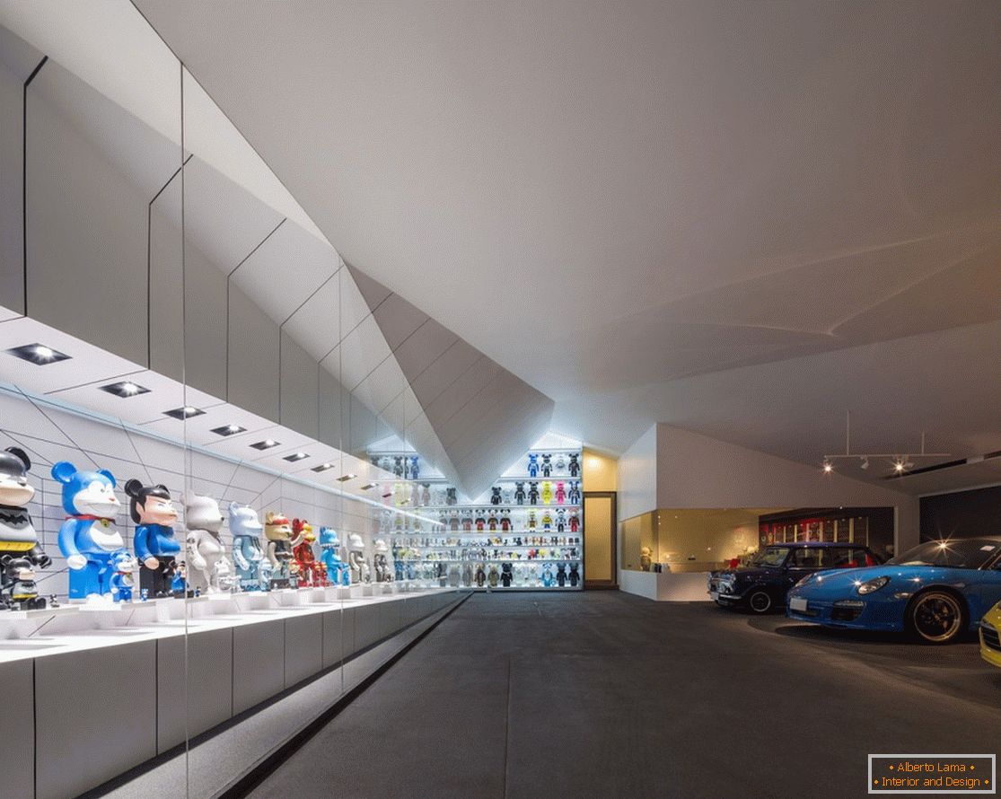 Zanimiva zasnova sten in stropov v garaži Garage Of The Bears