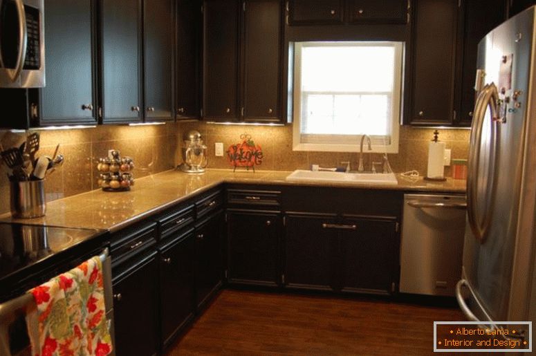 črno-kuhinja-kabinet-razkošje-kuhinja-krasen-poslikane-črne-kuhinje-omare-oblikovanje-slikarstvo