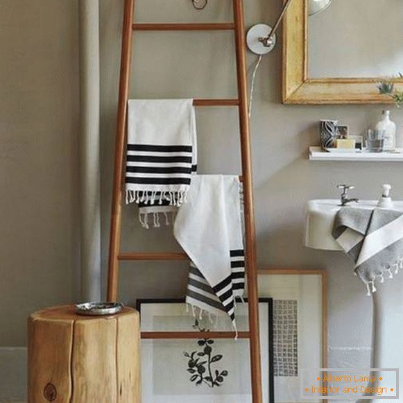 Kopalnica dekoracija - brisač obešalnik s stopnicami