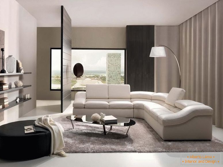 Mehak in udoben kavč v visokotehnološkem slogu se odlično prilega notranjosti apartmaja. 