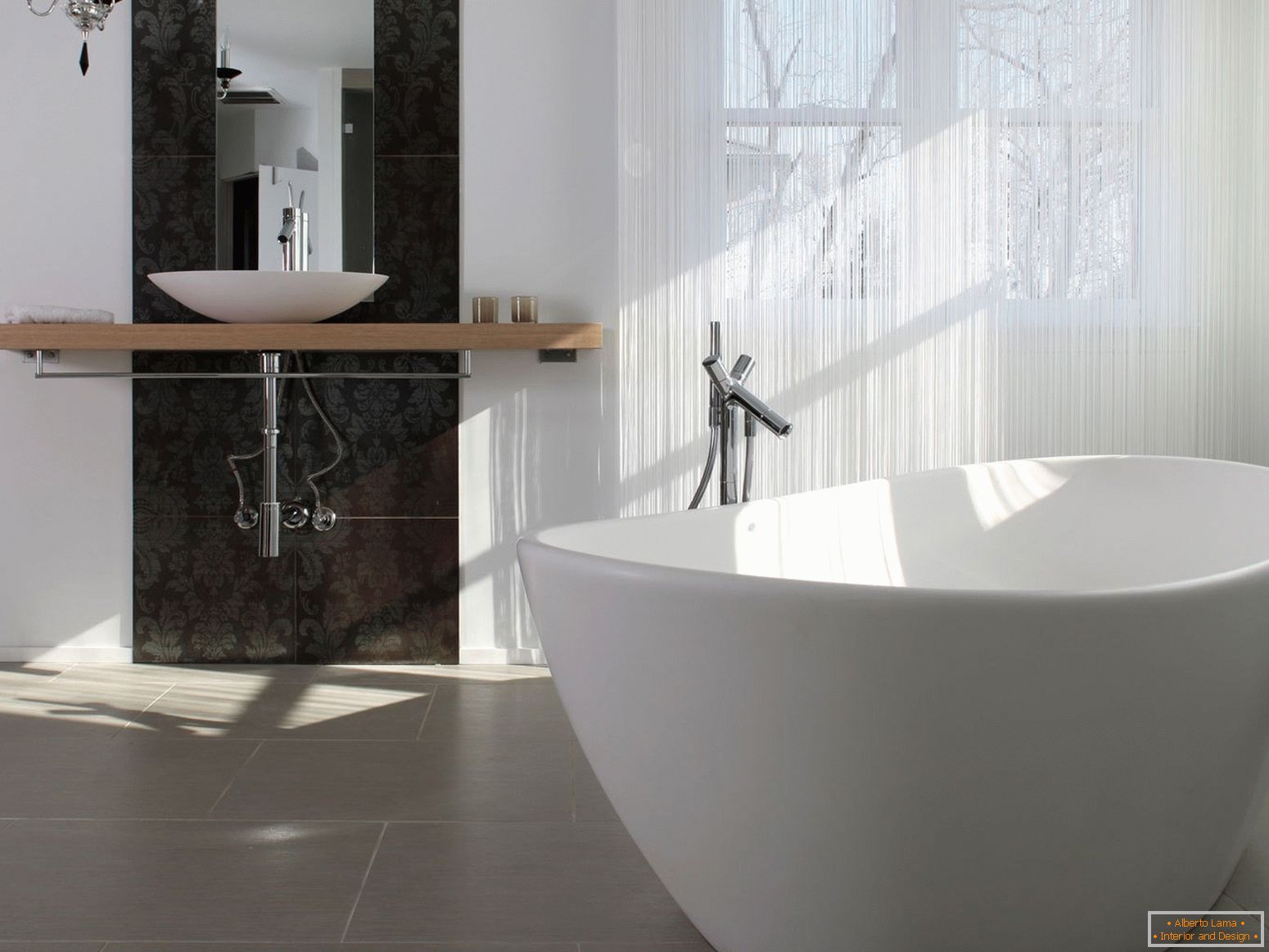 Luksuznost in preprostost pri oblikovanju kopalnice