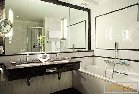 oblikovanje kopalnice z velikim ogledalom, fotografija 38