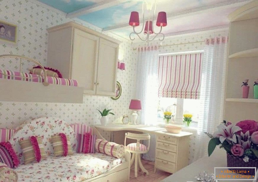 Udobna otroška soba za dekleta