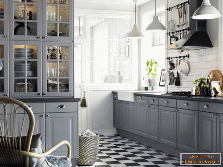 Sivo pohištvo v kuhinji