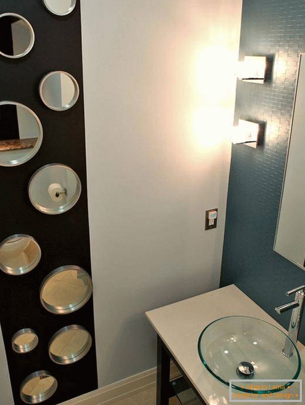 Mala kopalnica z ogledali
