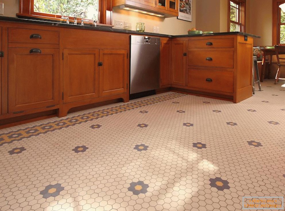 Mozaična tla v kuhinji