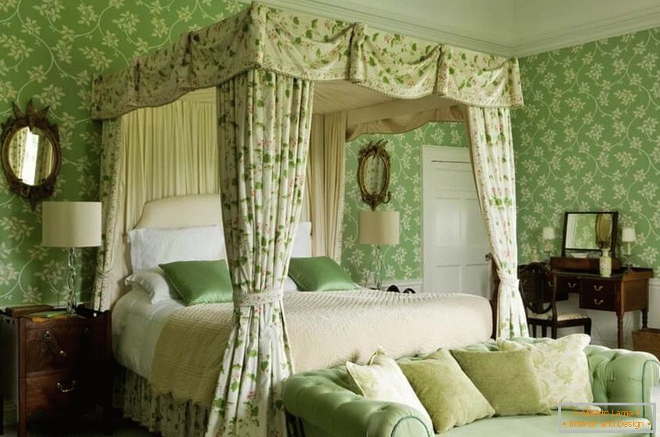 Notranjost spalnice v zelenih barvah