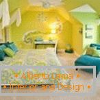 Kombinacija zelene z rumeno in turkizno v notranjosti spalnice