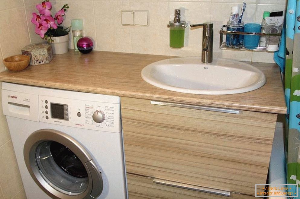 Kopalnica s pralnim strojem