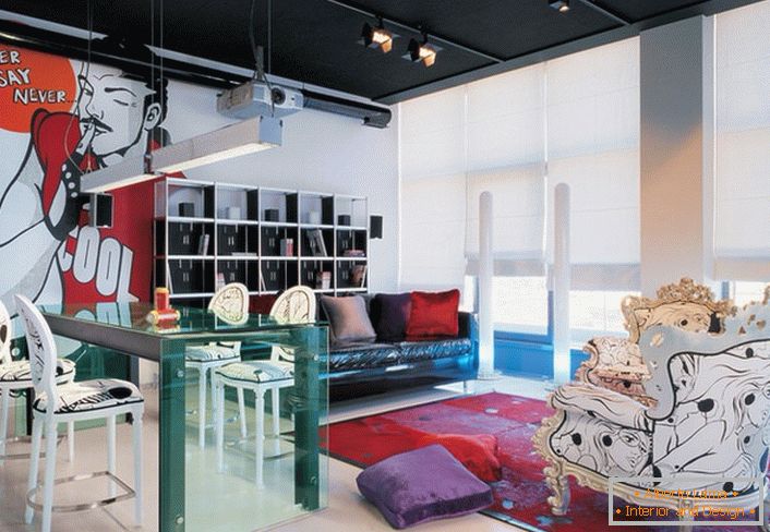 Paphos dnevna soba v stilu eklekticizma za modno, ekscentrično dekle. 