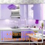 Vijolična barva v kuhinji