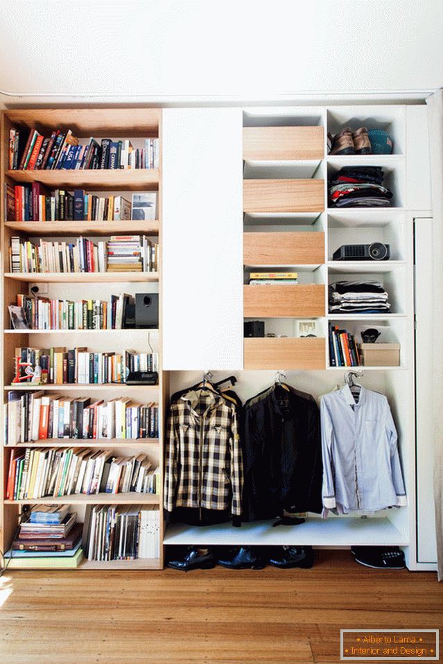 Garderoba za knjige in oblačila