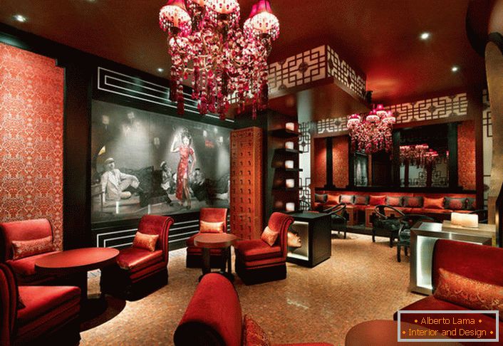 Kitajska dnevna soba je prevlada barve terakota, luči, ebony.