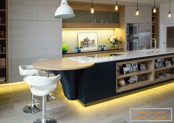 High-tech slog v notranjosti - fotografija kuhinje v hiši