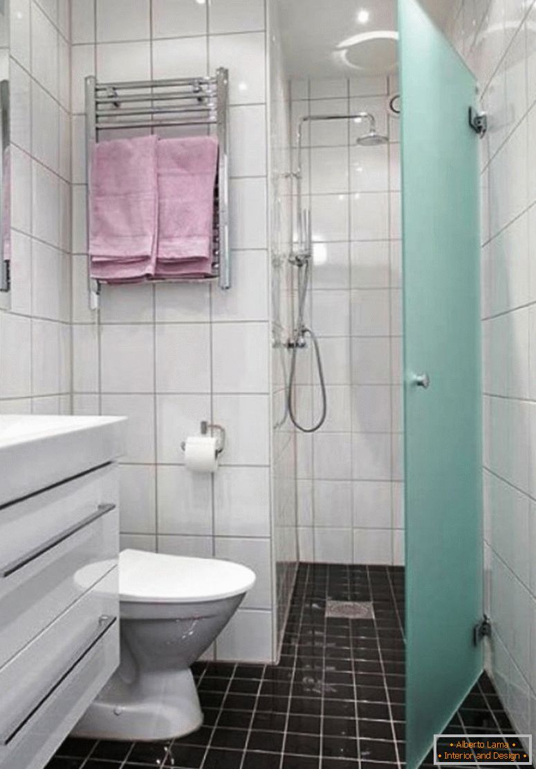 __1456488530_interior-kopalnica-soba-skupaj-z WC-2