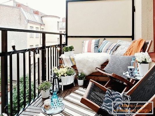 Udobna veranda na majhnem balkonu