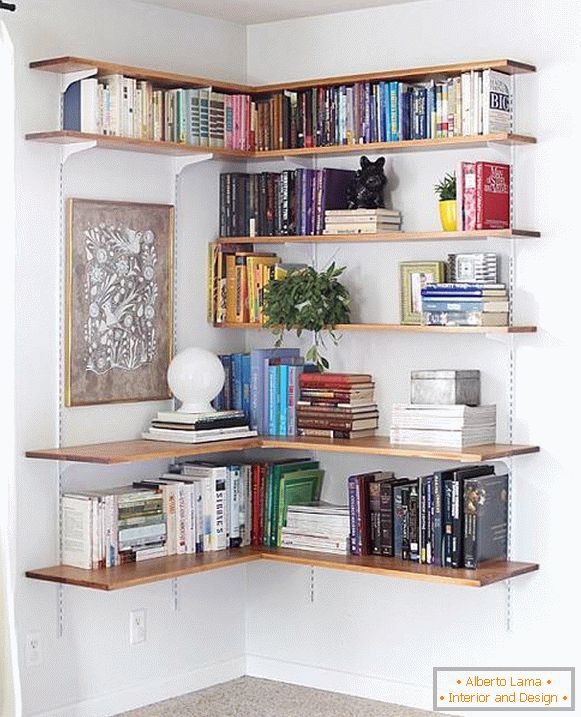 Kotne police za knjige in dekor na steni
