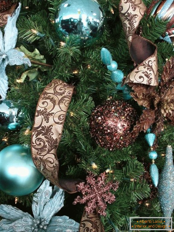 Modna dekoracija božičnega drevesa