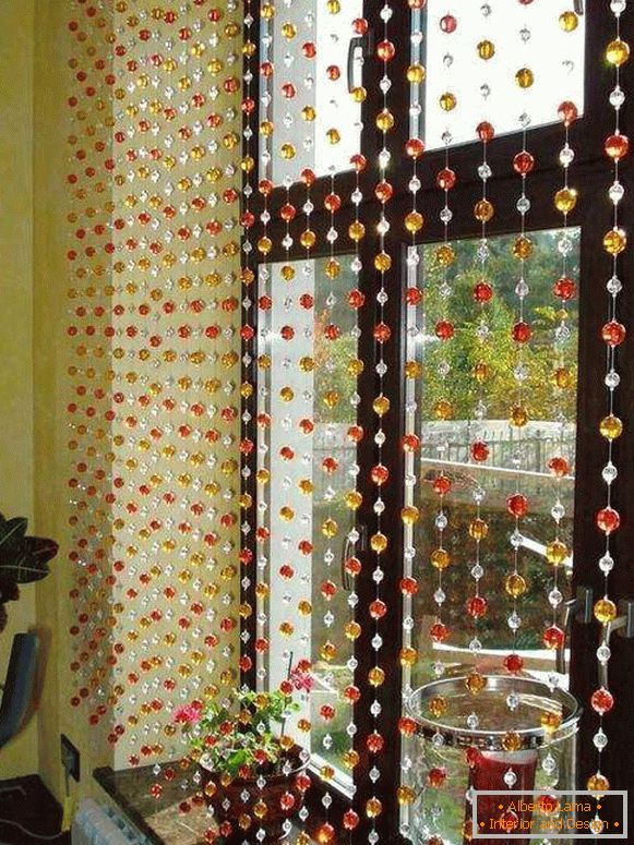 lepe zavese v kuhinji z balkonskimi vrati, fotografija 31