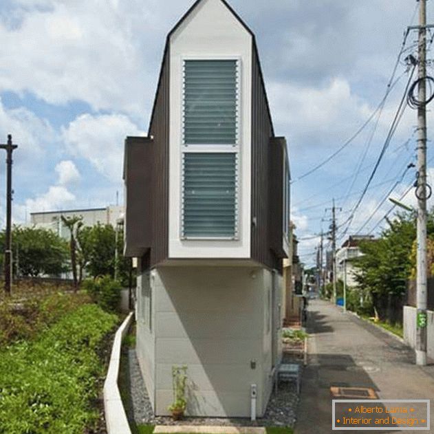Hiša čudne oblike od Mizuishi Architects Atelier - фото 2